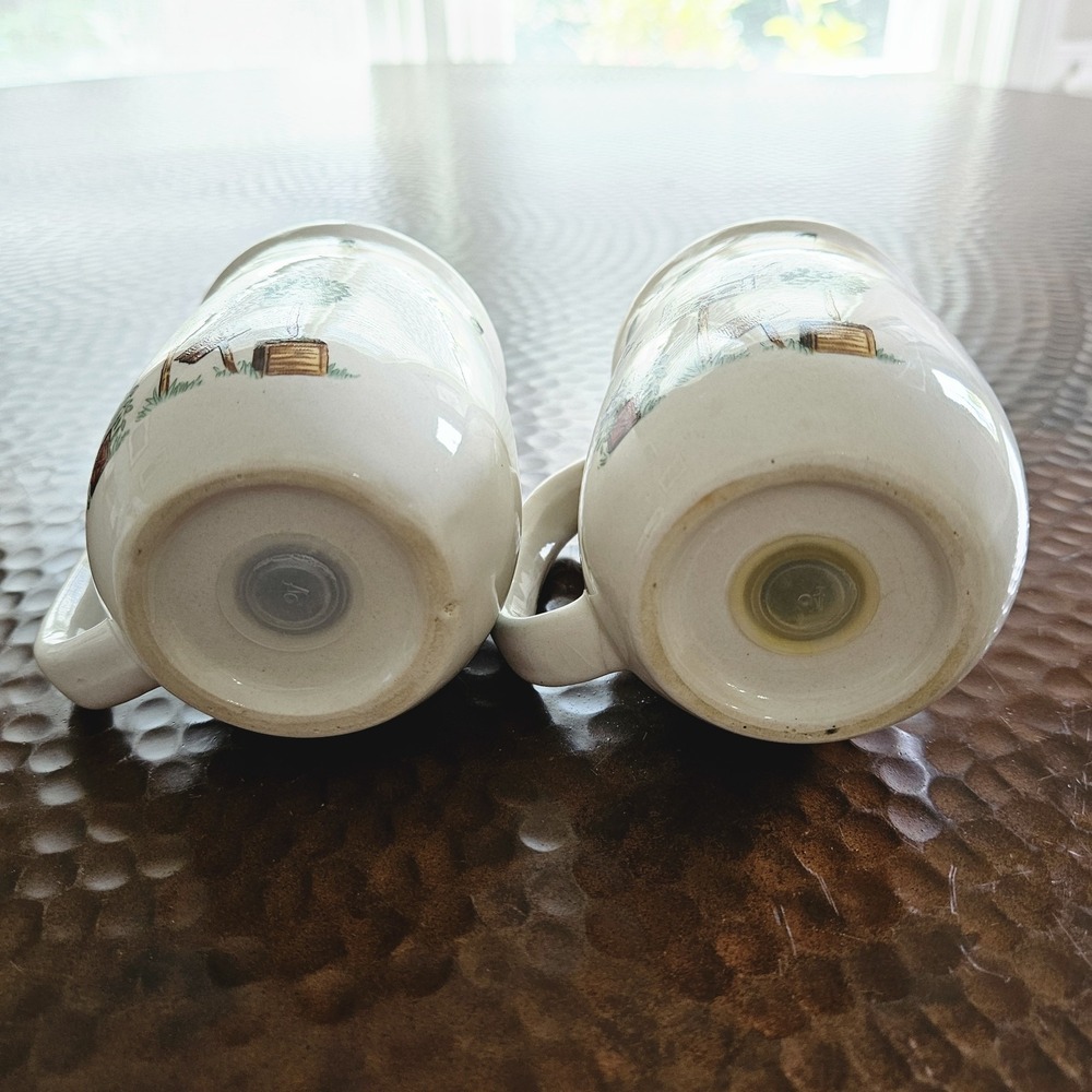 Thomson Pottery Birdhouse Salt & Pepper Shaker Set Cottagecore Kitchen Stoppers - Picture 3 of 4